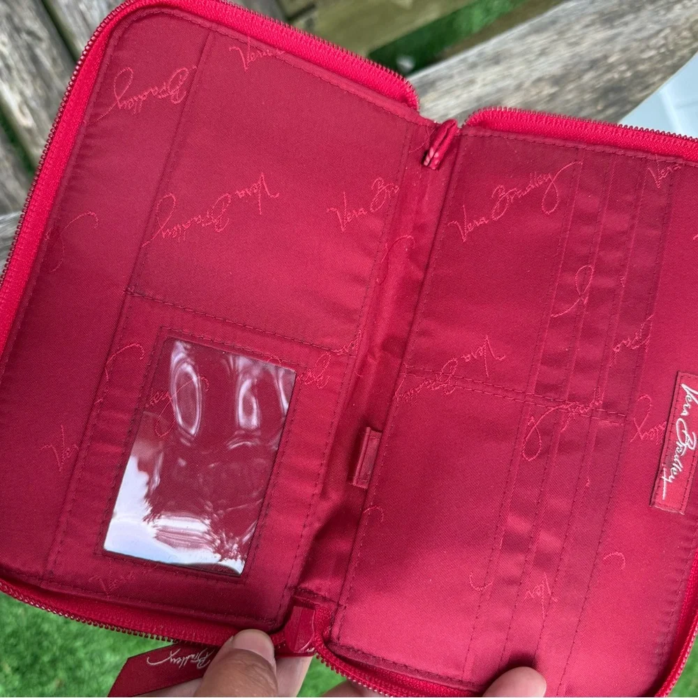 Vera Bradley Mesa Red Paisley Quilted Zip Wallet Wristlet‎ Passport Holder G